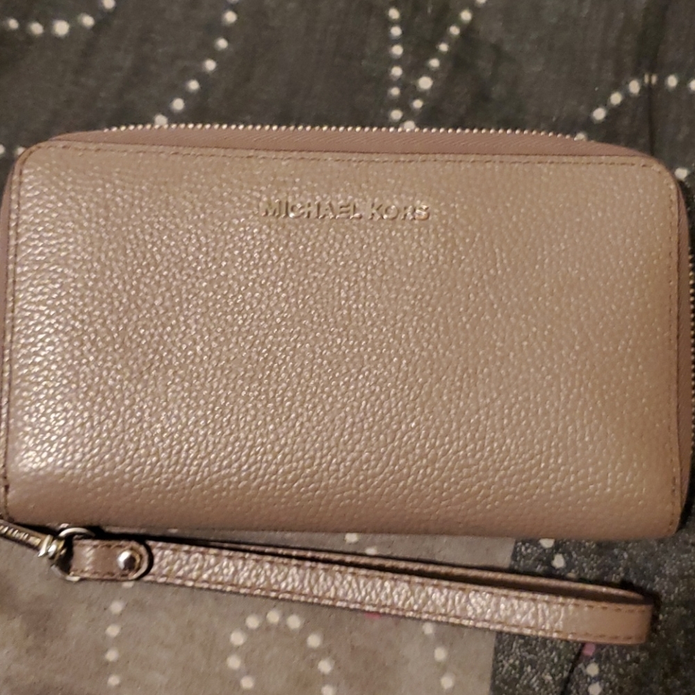 Michael kors wallet